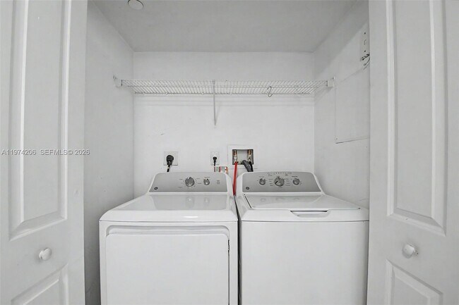 Building Photo - 1250 S Miami Ave