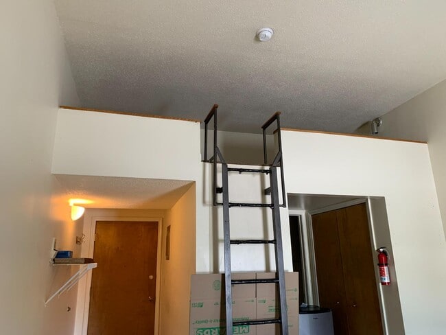 Building Photo - 226 W Michigan Ave