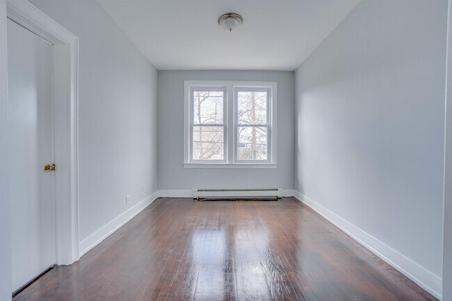 Building Photo - 678 Liberty Ave