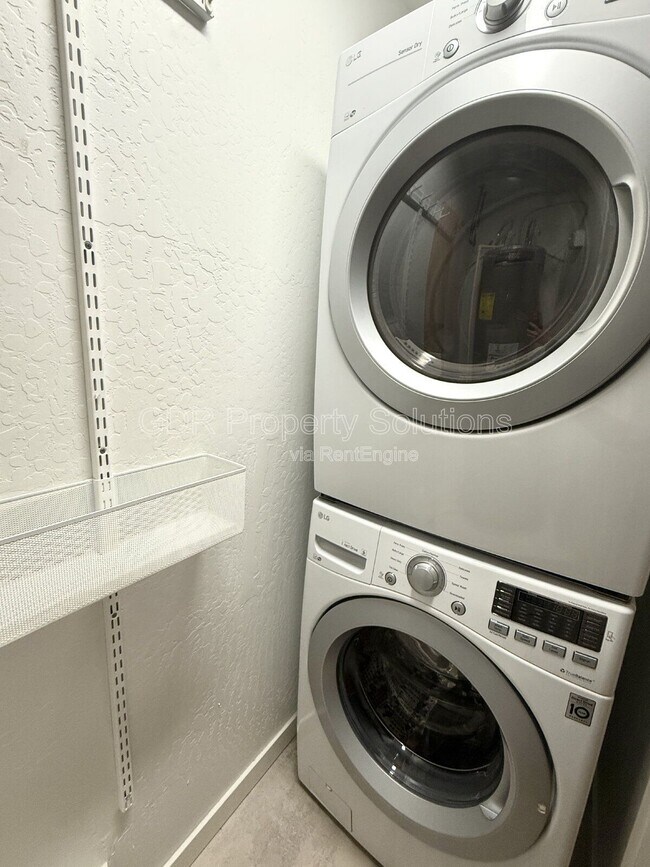 Building Photo - 3600 Central Ave SE