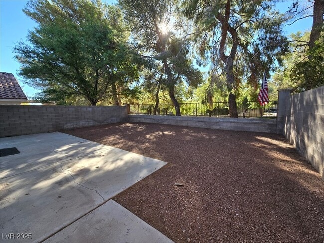 Building Photo - 9433 Valencia Canyon Dr