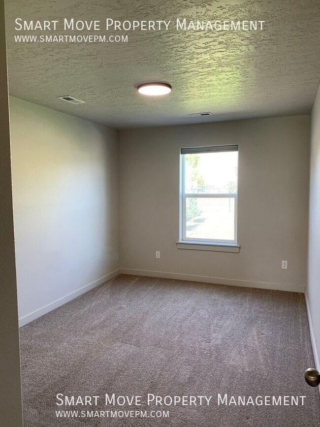 Building Photo - 2679 N Rapid Creek Way