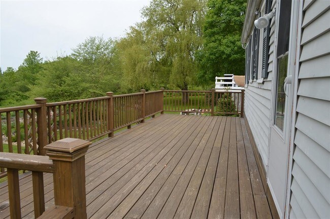Deck - 45 Longfellow Dr