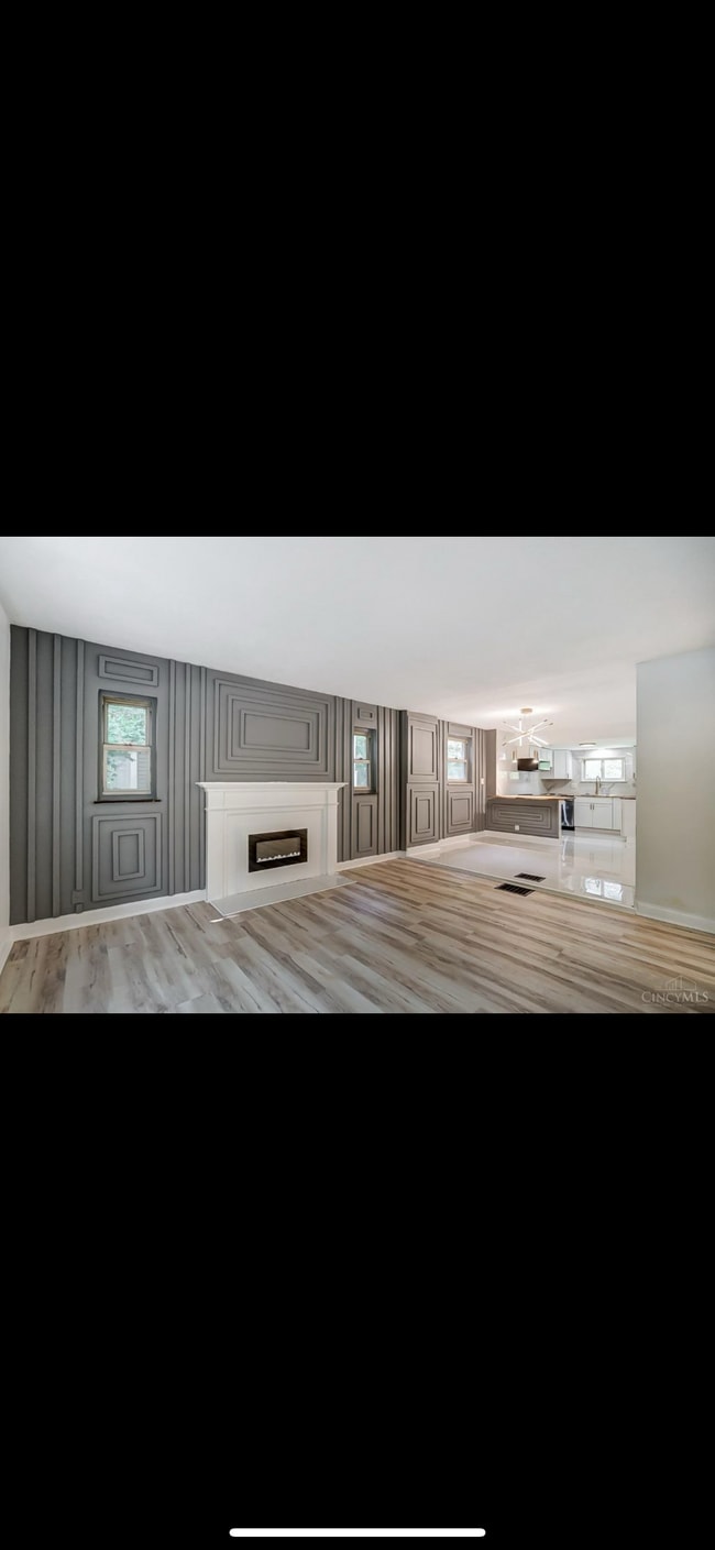 Building Photo - Odin