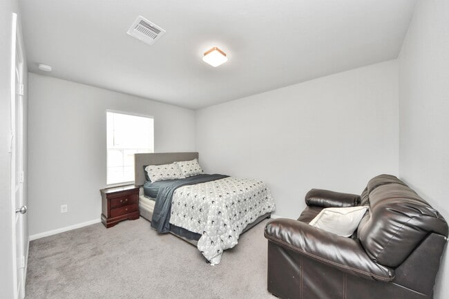 Building Photo - 6007 Prince Pl Dr