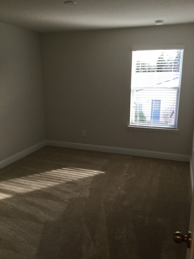 Building Photo - 3 bedroom, 2.5 bathrom townhome in Oviedo