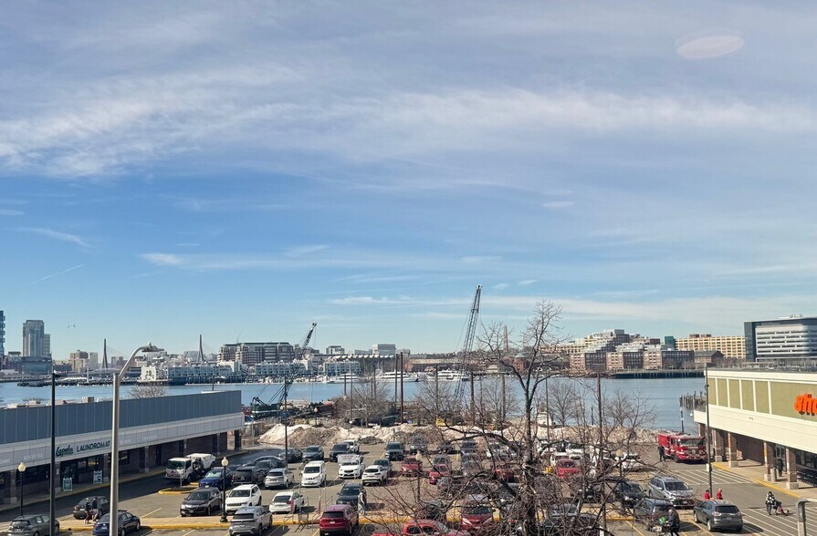 Building Photo - 250 Meridian St