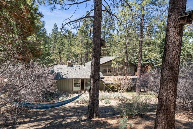 Building Photo - 383 Catalina Rd