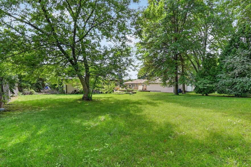 Building Photo - 5314 W Allerton Ave