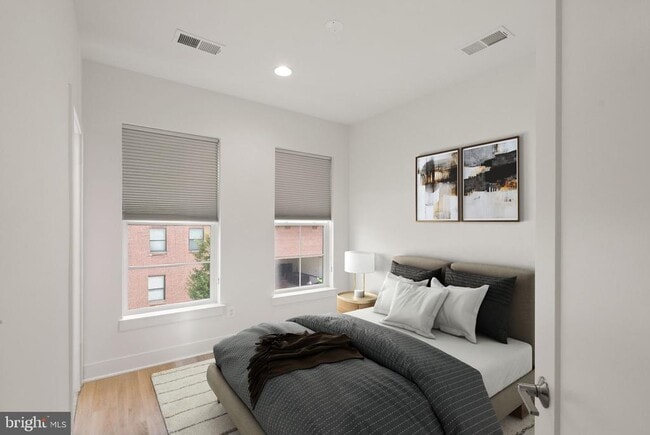 Building Photo - 1862 Michael Faraday Dr.