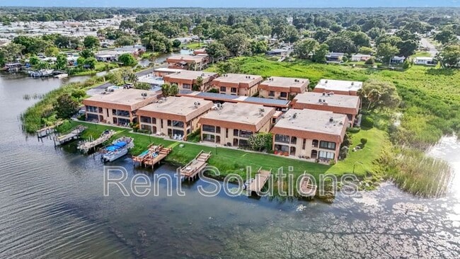 Building Photo - 10192 Seminole Island Dr