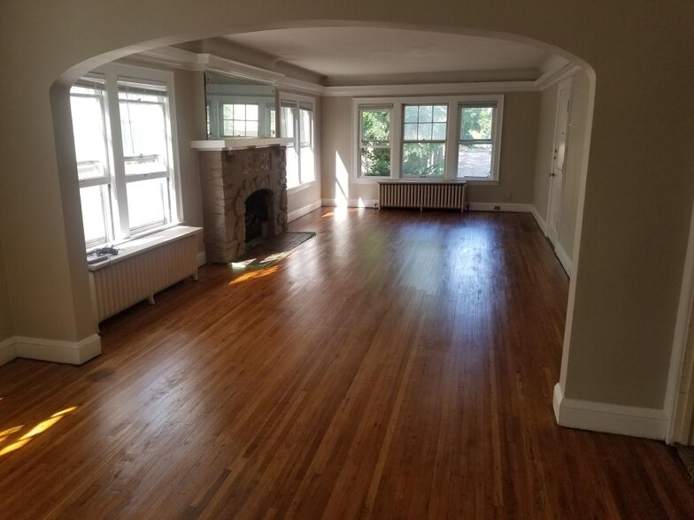 Living Room - 3009 Knox Ave S