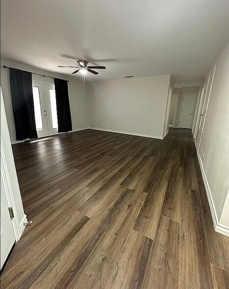 Building Photo - 9711 Chelsea Cir