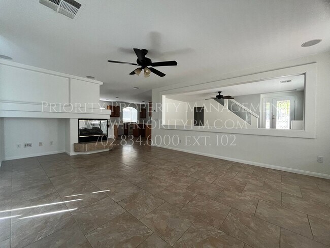Building Photo - 10878 Royal Highlands St
