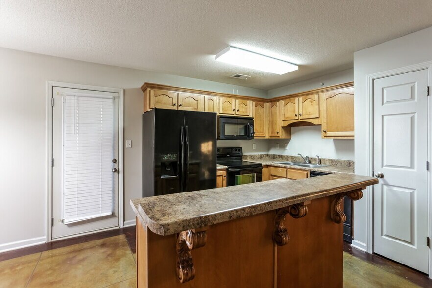 Building Photo - 3044 Magnolia Dr