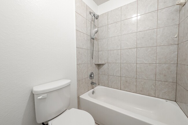 Building Photo - 10914 Chestnut Path Way