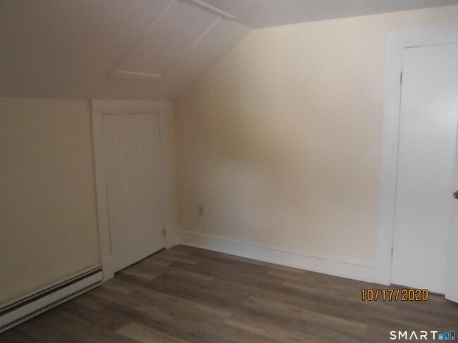 Building Photo - 1085 Broad St