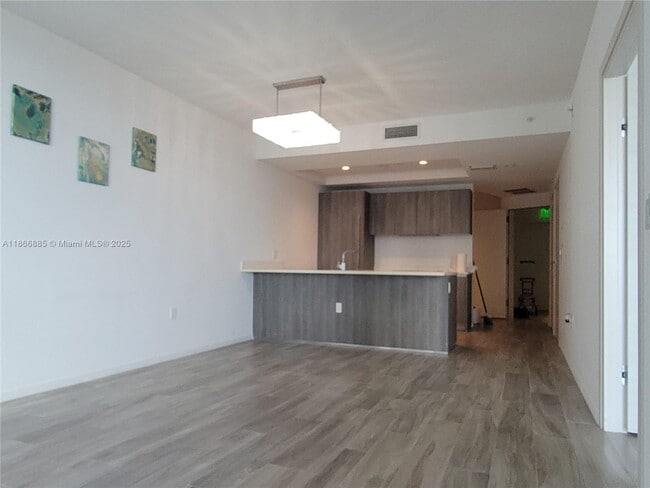 Building Photo - 801 S Miami Ave