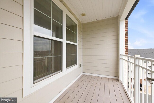 Building Photo - 13724 Neil Armstrong Ave