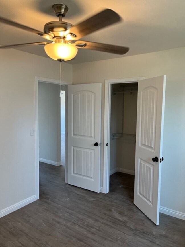 Building Photo - Coleen Ct | 1/2 OFF 1ST MONTH'S RENT SPECI...