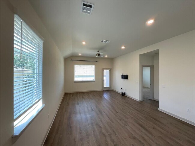 Building Photo - 120 Merrick Rd