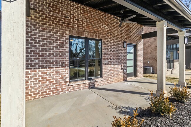 Building Photo - 67 Beckay Ct