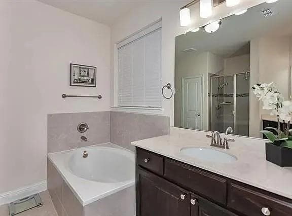 Building Photo - 913 Yarrow St