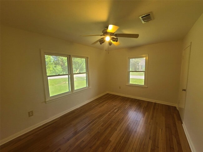 Building Photo - 401 N Tinsley St