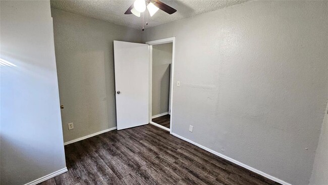 Building Photo - 2308 NW 12th St