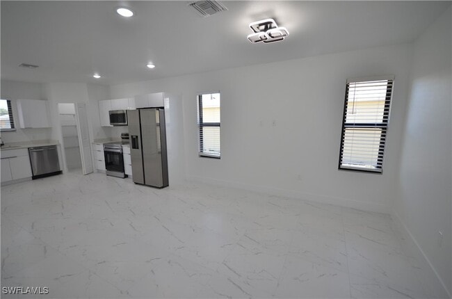 Building Photo - 2132 Barker Blvd