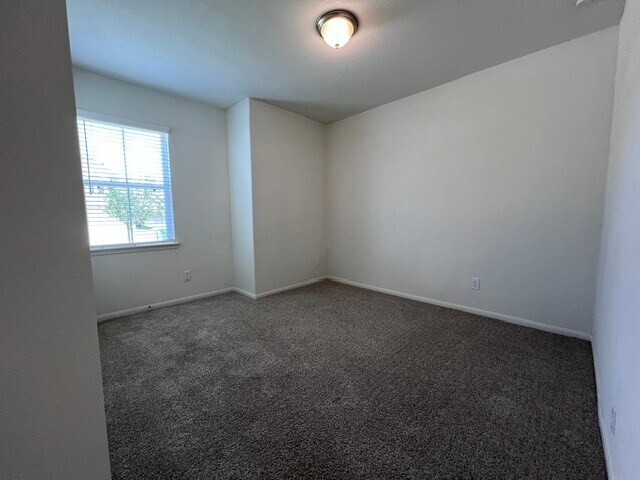 Building Photo - 14147 Little River Dr