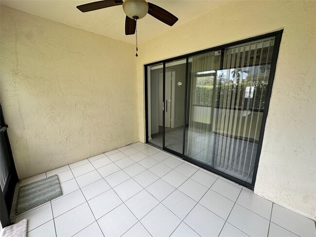 Building Photo - 9633 Riverside Dr