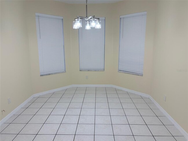 Building Photo - 456 Calabay Parc Blvd