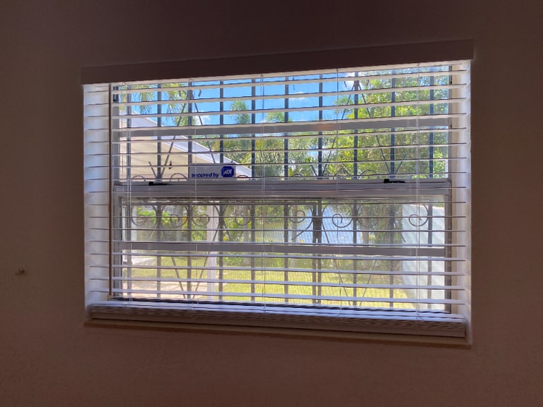 Building Photo - 4975 SW 129th Ct