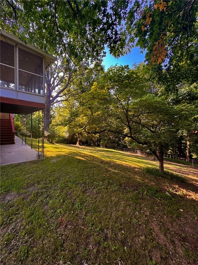 Building Photo - 14911 Dutchmans Dr
