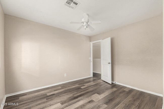 Building Photo - 3545 E Crescent Way