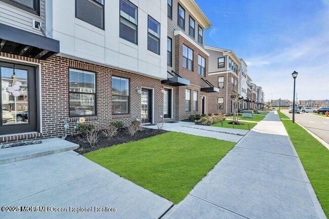 Building Photo - 50 Midway Rd S