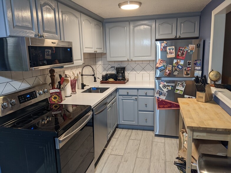 Building Photo - 655 N Pearl St