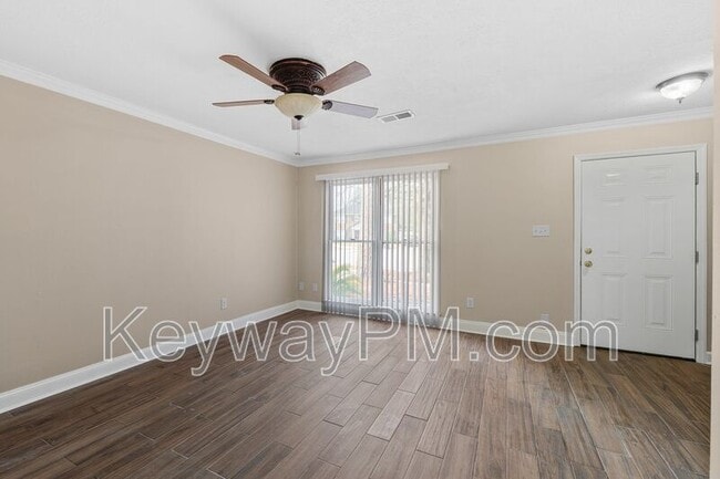 Building Photo - 2320 Greengate Dr