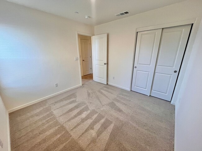 Building Photo - Spacious 4 Bedroom Home  – Solar & Pest Co...