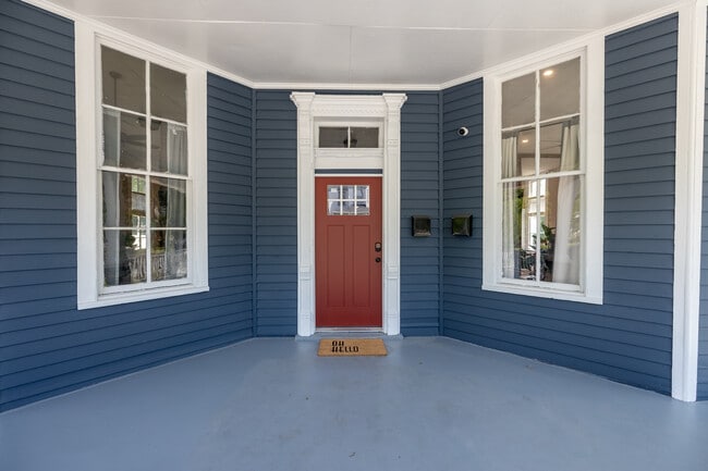 Primary Photo - 1300 18th St