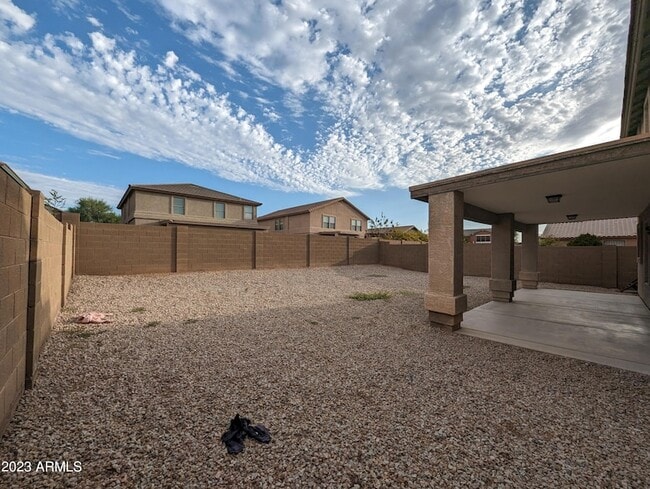 Building Photo - 3215 W St Anne Ave