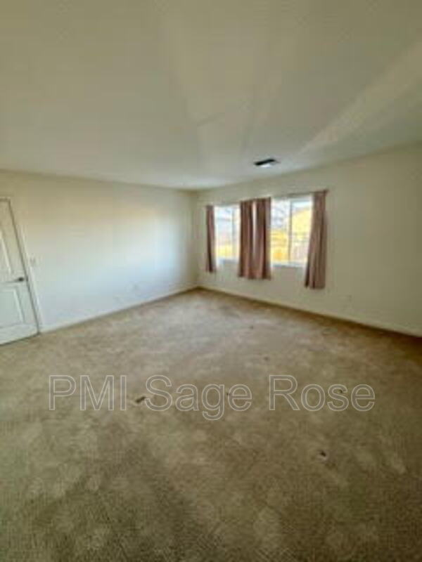 Building Photo - 8932 Coyote Blf Dr