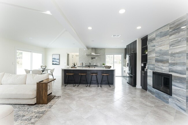 Building Photo - 12311 Boulder View Dr