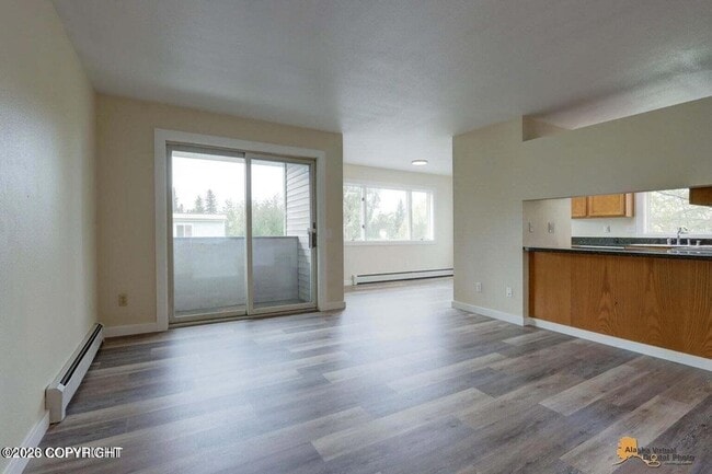 Building Photo - 430 E 14th Ave