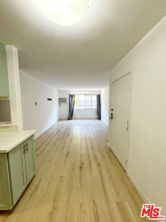 Building Photo - 1351 N Orange Dr