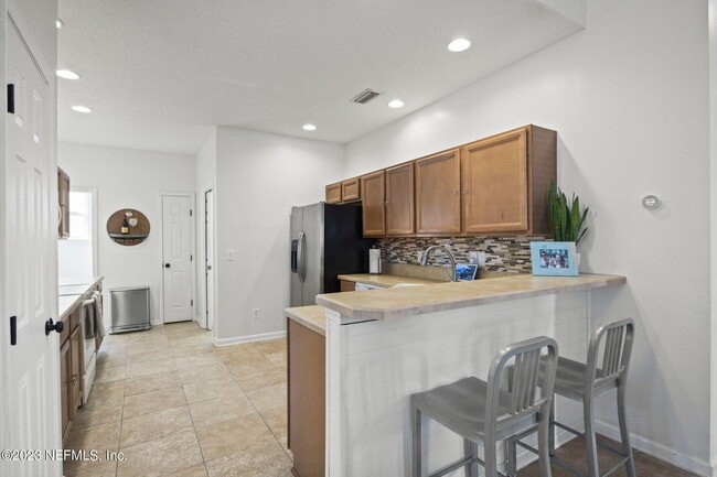 Building Photo - 781 Paradise Ln