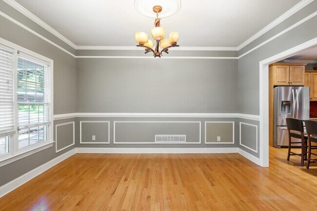 Building Photo - 4878 Long Island Dr NE