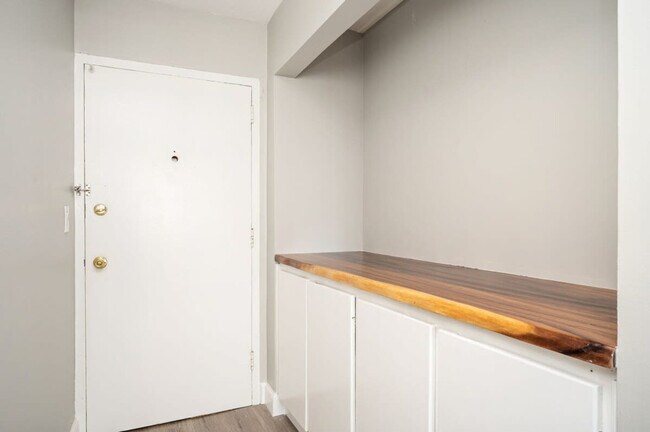 Building Photo - 215 Piedmont Ave NE