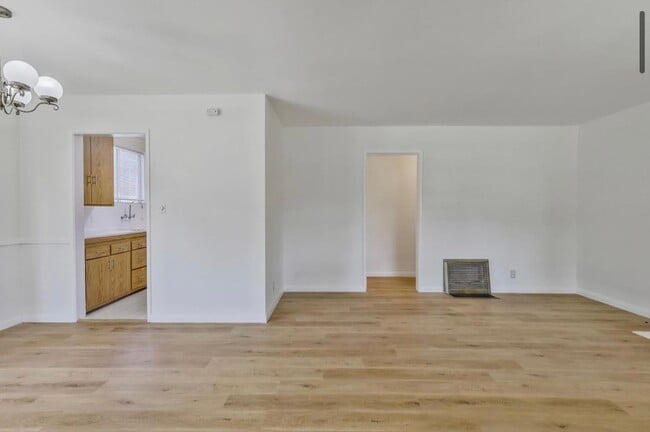 Building Photo - 3817 Burnside Ave